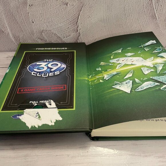 5 for $15📕One False Note (The 39 Clues, Book 2) Kids Book (SKU: 296MI) - Picture 3 of 6